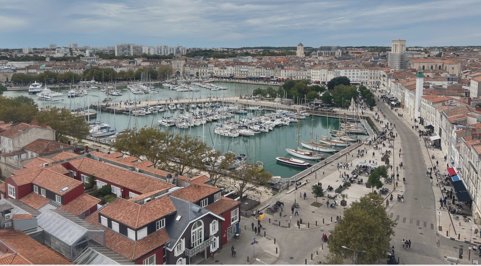Vue aérienne de La Rochelle et du Vieux-Port